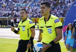 Arbitro Bryan Loayza