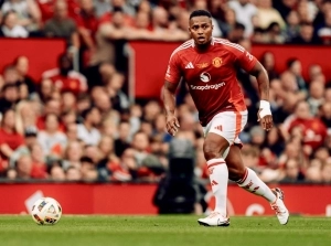 Antonio Valencia 5