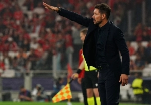 Diego Simeone-Benfica-Atletico de Madrid-Champions league-2024-25-league-phase-md2