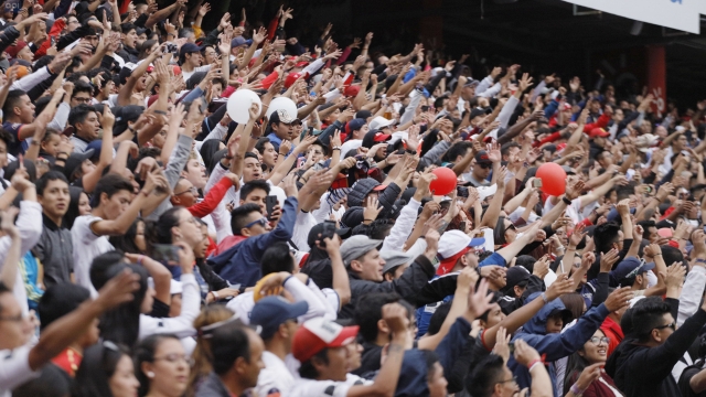 Hinchada LDU 19