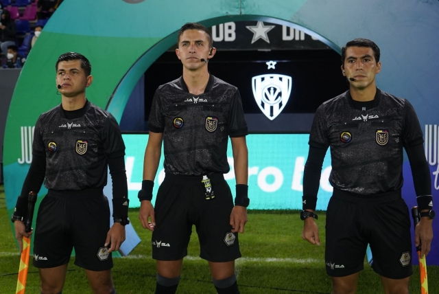 arbitros 13