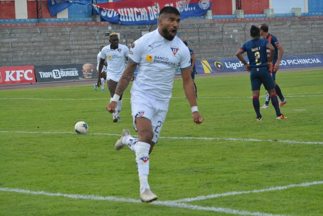 Rodrigo Aguirre 27