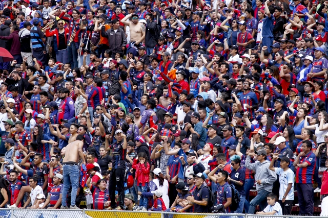 Hinchada Quito 5