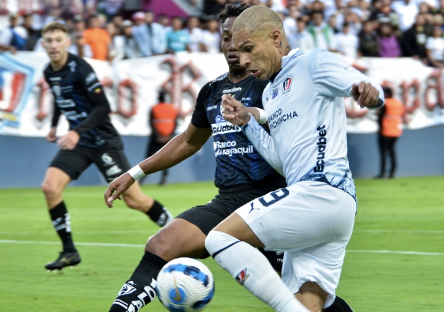 Paolo Guerrero 15