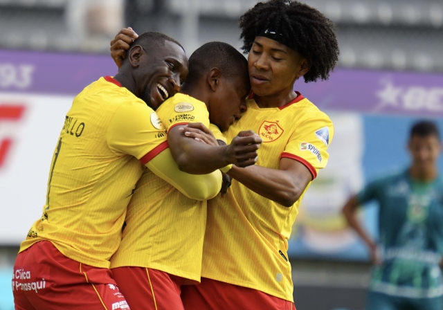 SHOW DEL CAMPEÓN: ¡Aucas Goleó A Ex Candidato A Pelear La 2da Etapa De ...