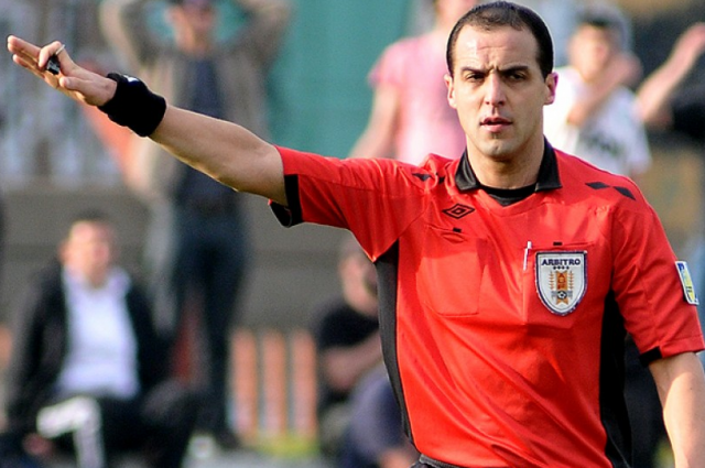 arbitro Esteban Ostojich